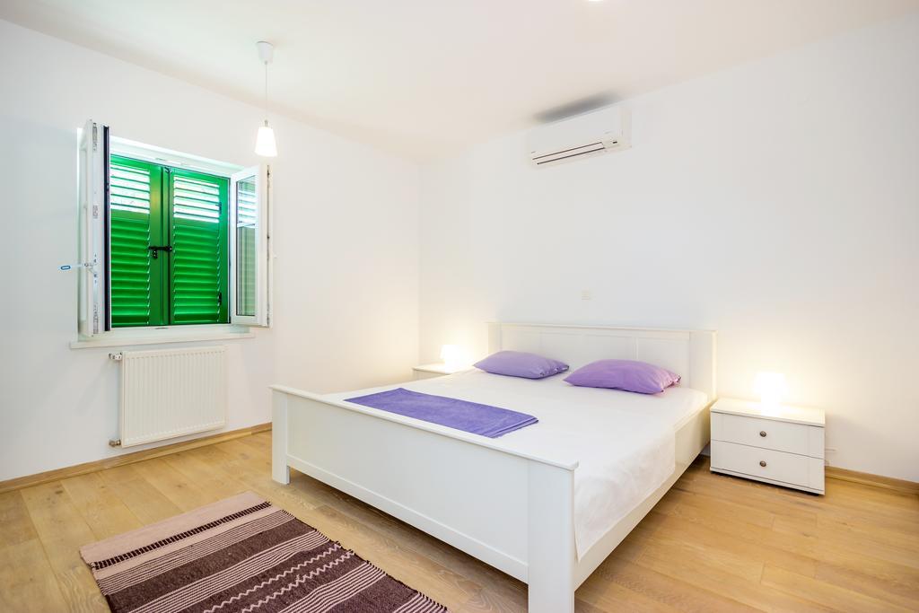 Apartment Barbina Kastelina Sveti Juraj Esterno foto