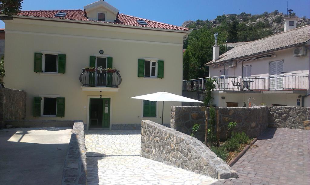 Apartment Barbina Kastelina Sveti Juraj Esterno foto